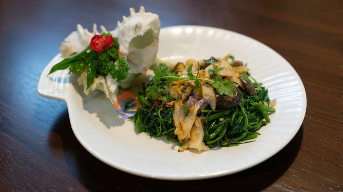 Ốc Gai Xào Rau Muống