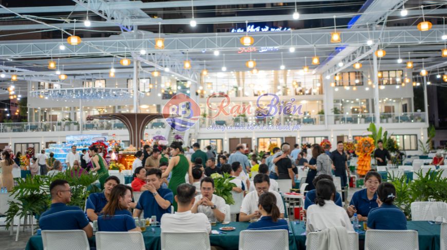 Khu Vực Sân Vườn Hải Sản Rạn Biển